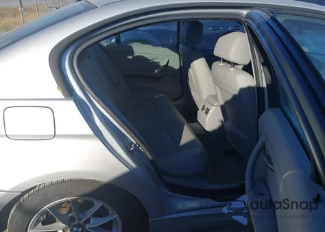 2010 BMW 328I z USA, uszkodzony, nr VIN WBAPH7C54AE129836